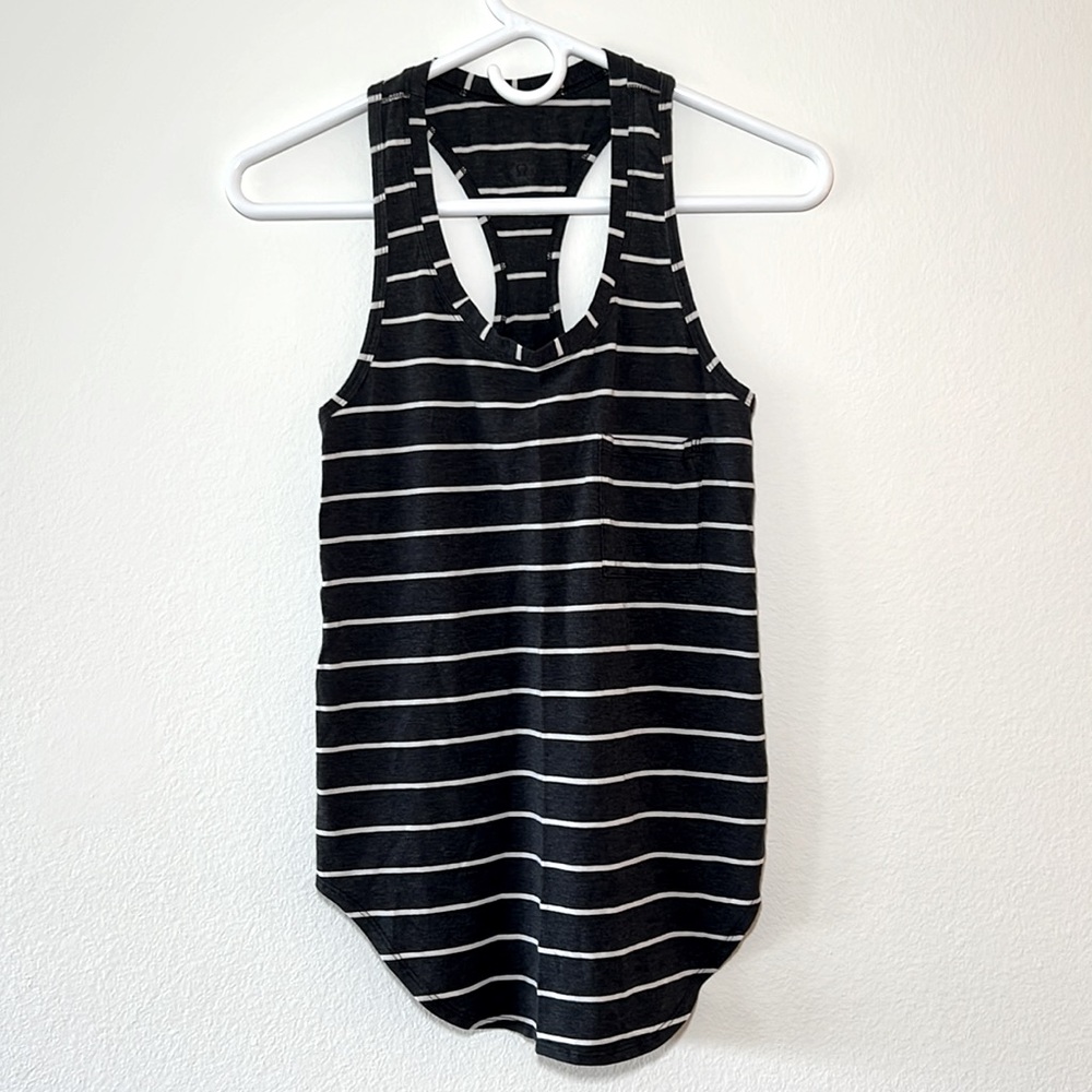 Lululemon woman’s racer back tank top xs/small 0/2